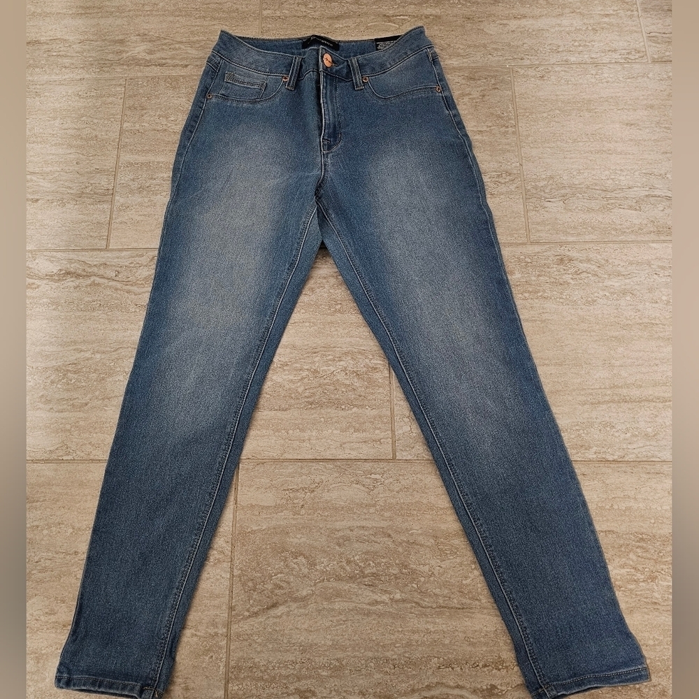 A3 Design Women's New Denim Ankle Jeans sz 10